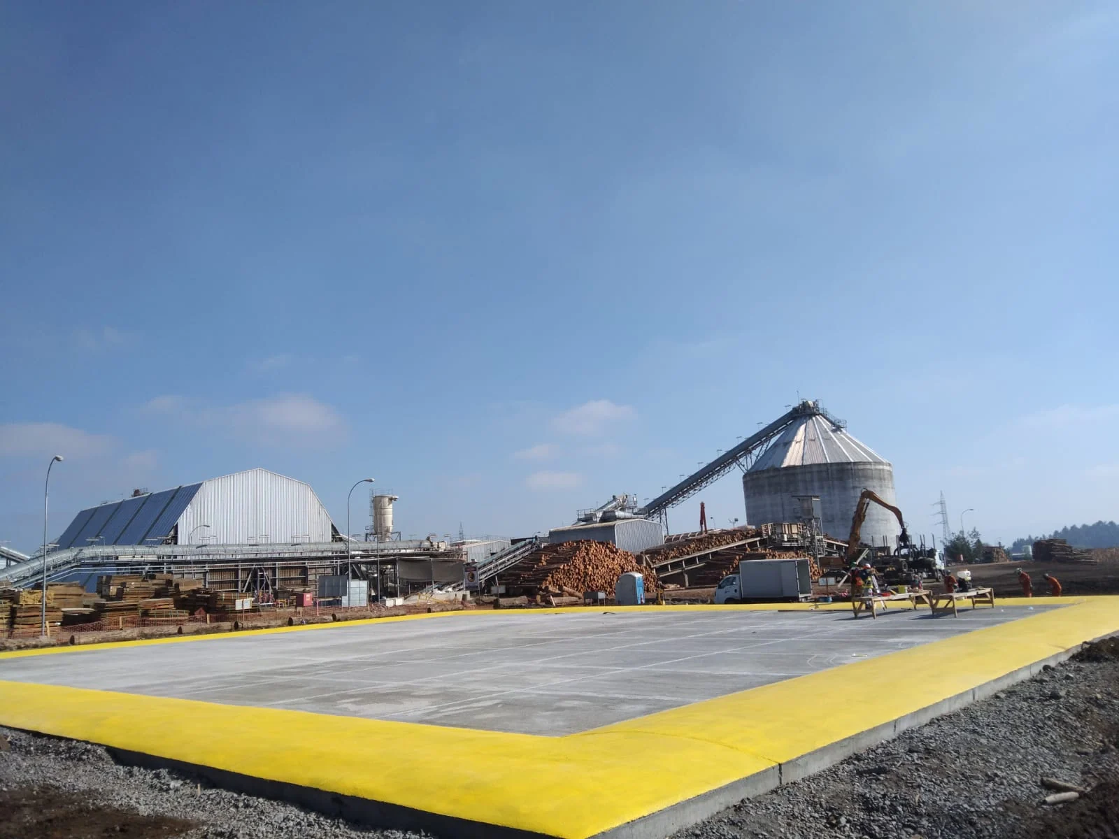 Pavimento de hormigón del sector biomasa en Planta MDP Teno
