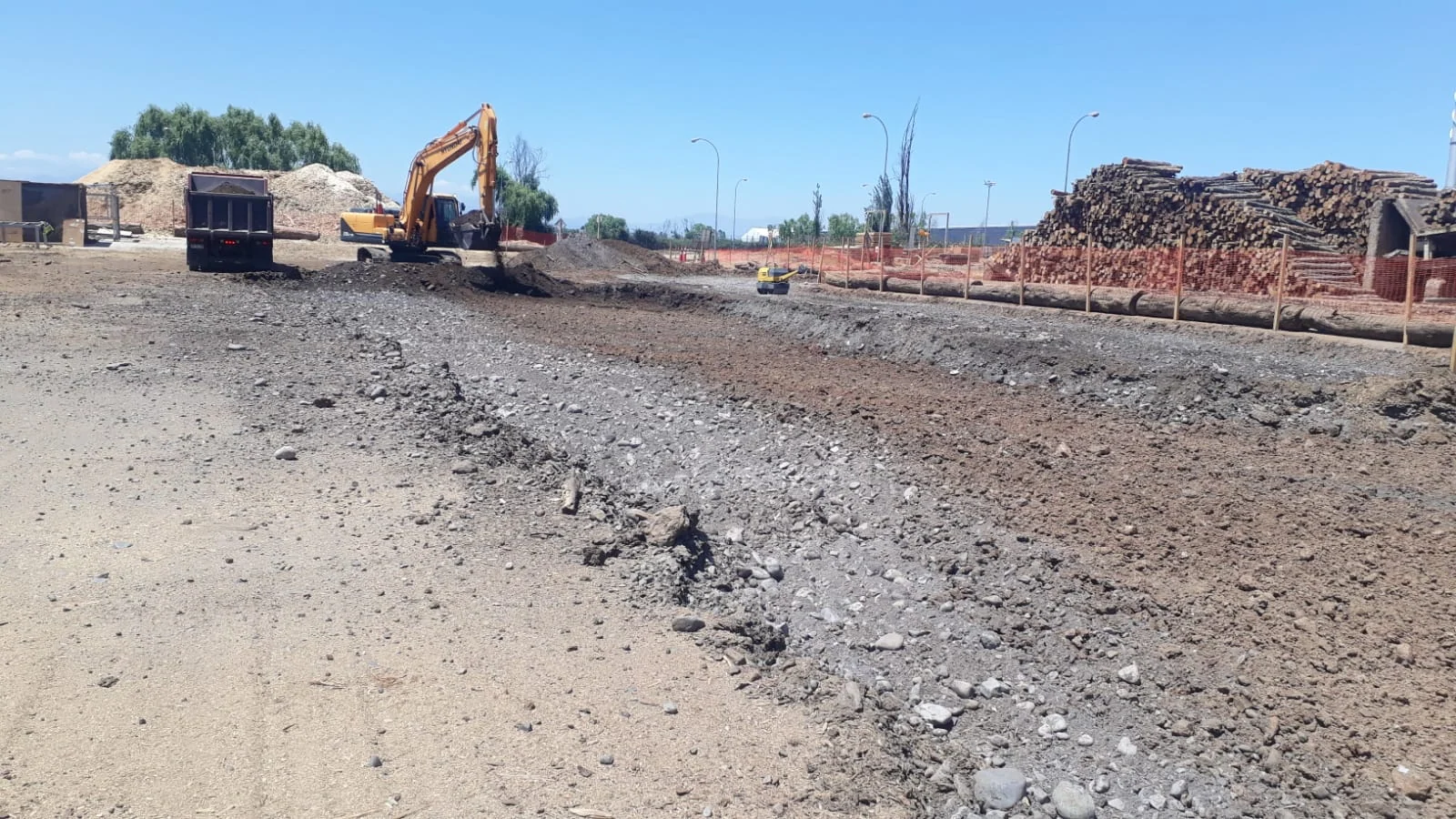 Preparación de terreno para la carpeta de rodado.